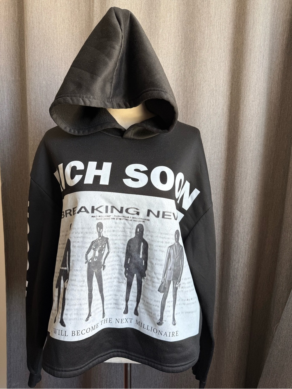 Black Graphic Crewneck Sweatshirt with Front Print